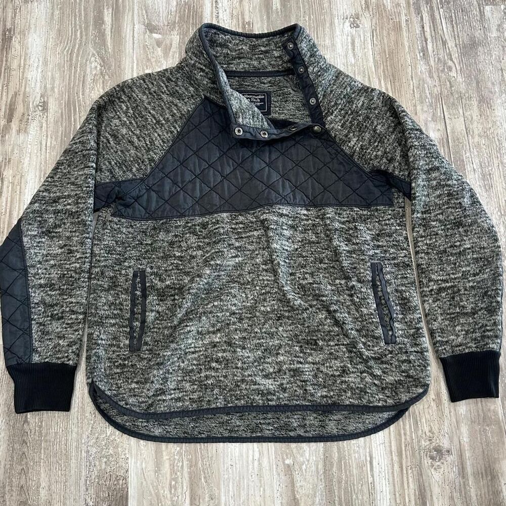 Abercrombie & Fitch Women's gorpcore outdoor asymmetrical quilted snap fleece pu